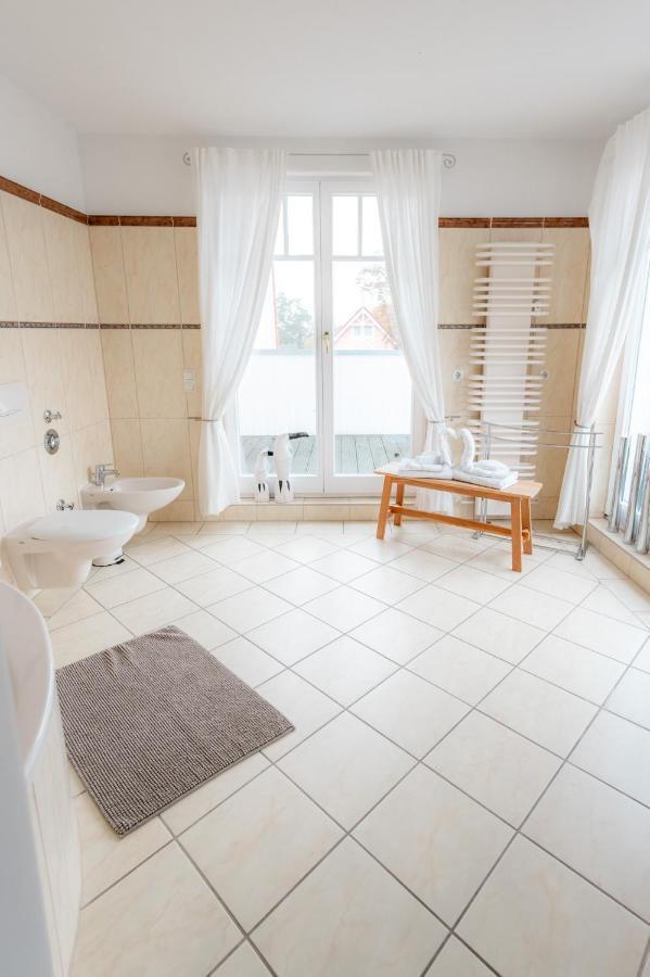 Ostseebad Kühlungsborn Villa Duene Mit Grosser Sonnenterrasse, Kamin, Wlan Und Tiefgarage Fuer 2-4 Personen מראה חיצוני תמונה