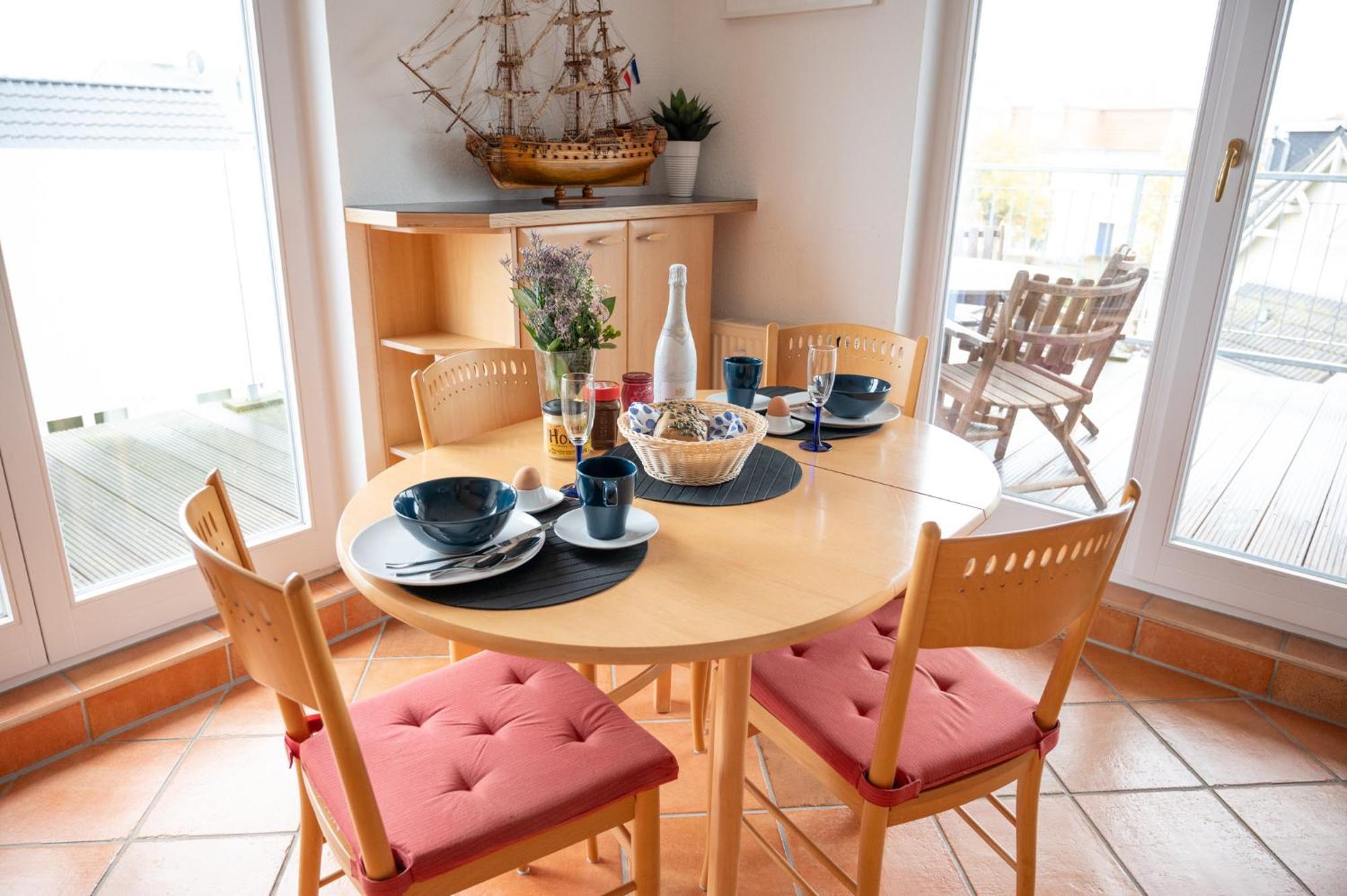 Ostseebad Kühlungsborn Villa Duene Mit Grosser Sonnenterrasse, Kamin, Wlan Und Tiefgarage Fuer 2-4 Personen מראה חיצוני תמונה